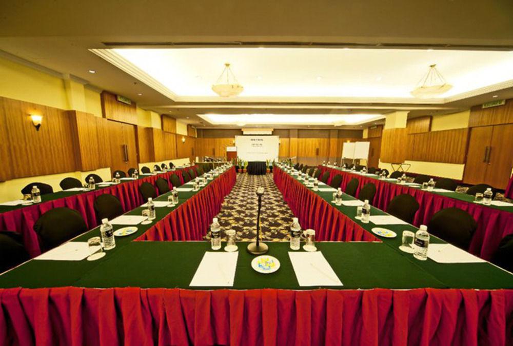 Flamingo Hotel By The Lake, Kuala Lumpur Ampang  Zewnętrze zdjęcie