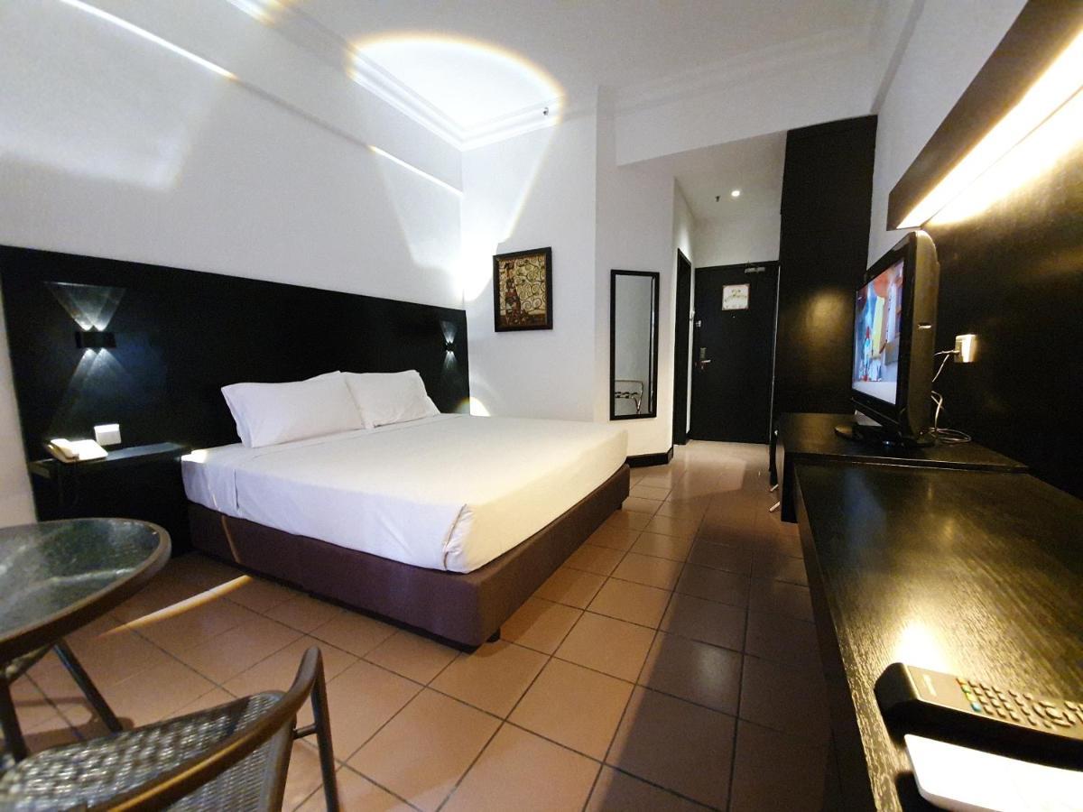 Flamingo Hotel By The Lake, Kuala Lumpur Ampang  Zewnętrze zdjęcie